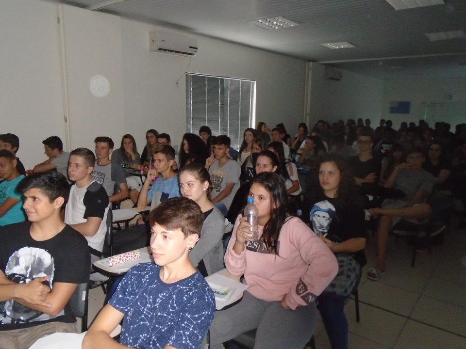 Cinema da prevenção no CIEE em Chapecó (SC)