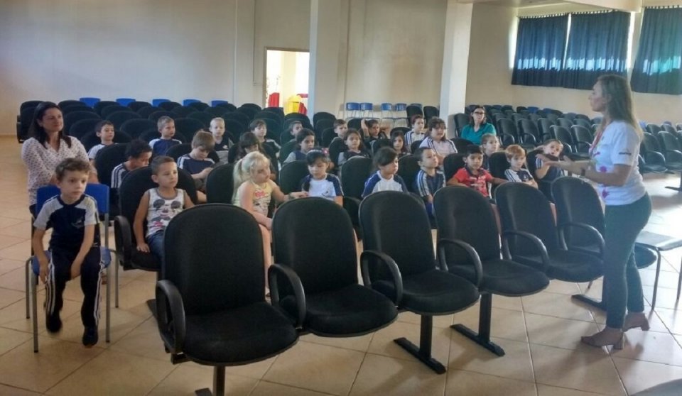 Multiplicadores do Programa Eco Cooperação participam de treinamento de reciclagem