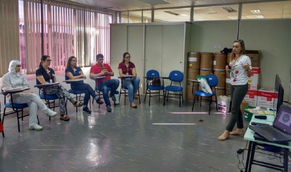 Multiplicadores do Programa Eco Cooperação participam de treinamento de reciclagem