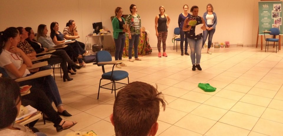 FALB realiza oficina de contação de histórias em Joaçaba (SC)