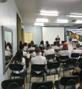 Cinema da Prevenção na Escola Hermínio Heusi da Silva em Romelândia (SC)
