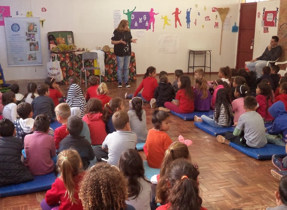 Literatura e contação de histórias com o Programa Roda de Leitura