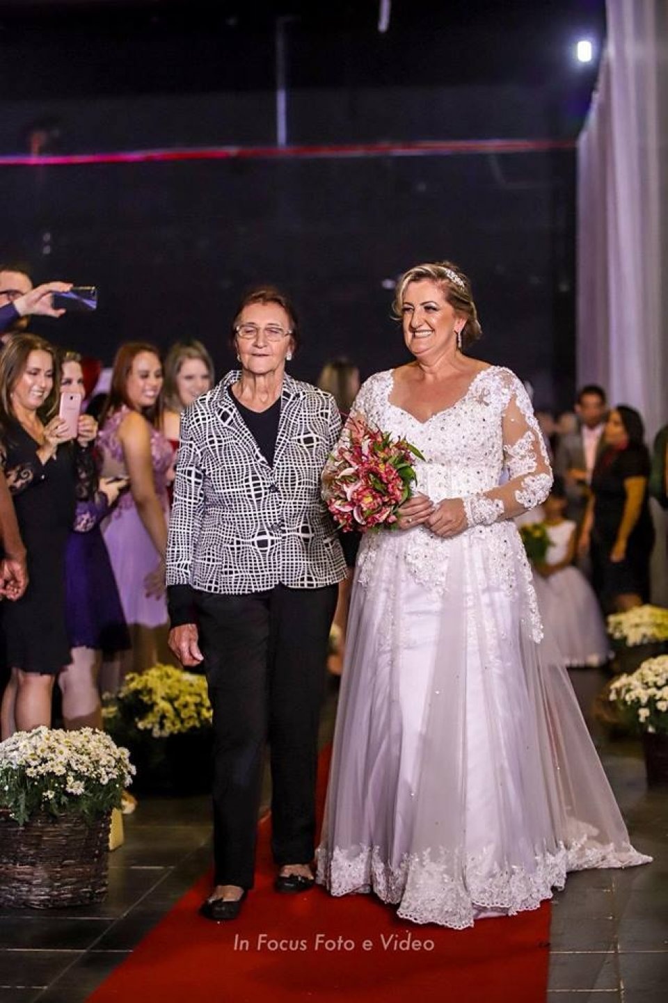 Casamento Cooperado realiza sonho de 43 casais em Guarulhos (SP)