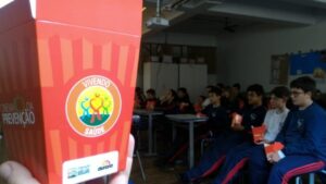 Cinema da Prevenção na Escola Milton Alves de Souza, em Sarandi (RS)