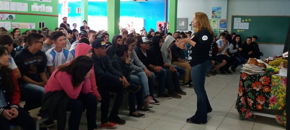 Literatura e educação ambiental em São Domingos (SC) com os programas da FALB