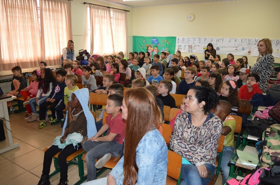 Incentivo à leitura e à preservação ambiental com os programas da FALB