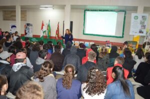 Incentivo à leitura e à preservação ambiental com os programas da FALB
