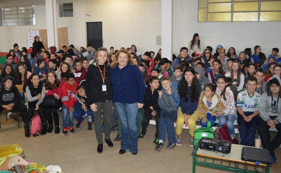 Incentivo à leitura e à preservação ambiental com os programas da FALB