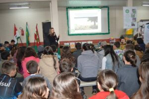 Incentivo à leitura e à preservação ambiental com os programas da FALB