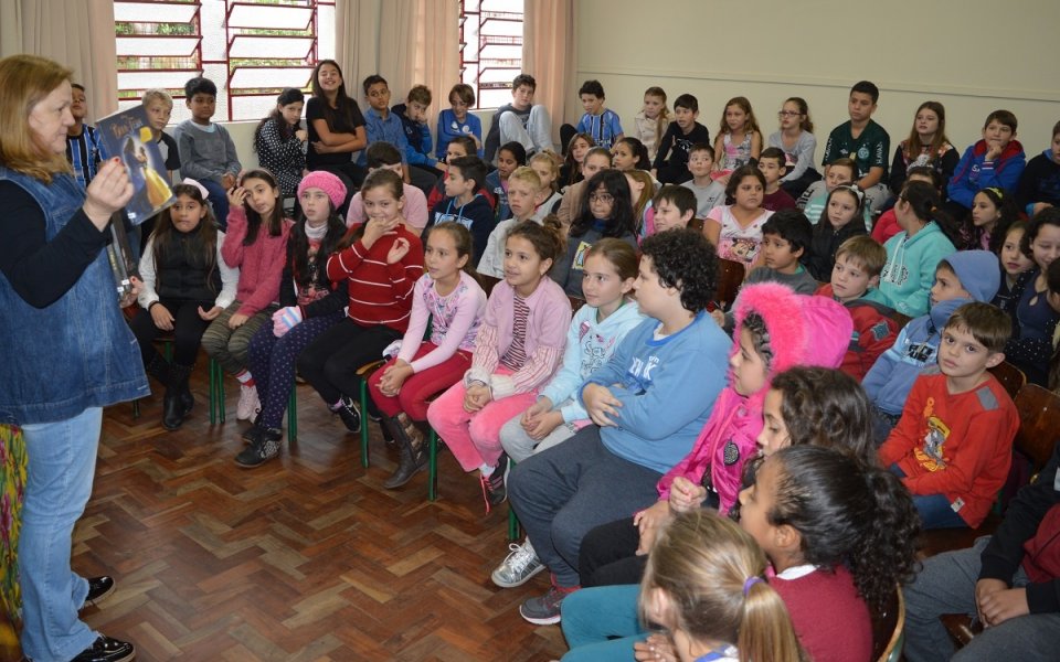 Incentivo à leitura e à preservação ambiental com os programas da FALB