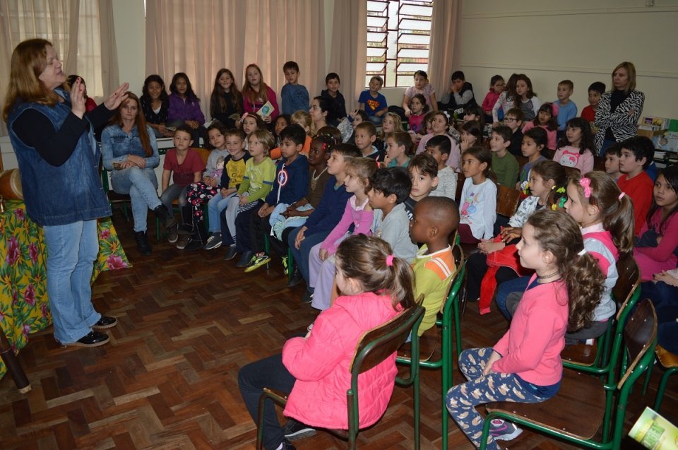 Incentivo à leitura e à preservação ambiental com os programas da FALB