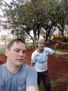 Voluntários Amigo Energia dão continuidade em ações de revitalização em Praça de Chapecó (SC)