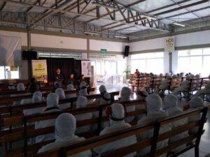 Vivendo Saúde: Empregados da Aurora Alimentos assistem peça teatral Labirintus