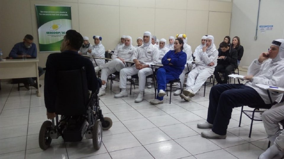 “Pés, para que os quero, se tenho asas para voar”?