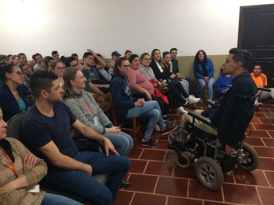 “Pés, para que os quero, se tenho asas para voar”?