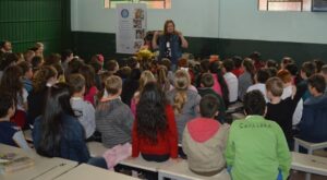 Programa Roda de Leitura proporciona momentos de contação de histórias e socialização