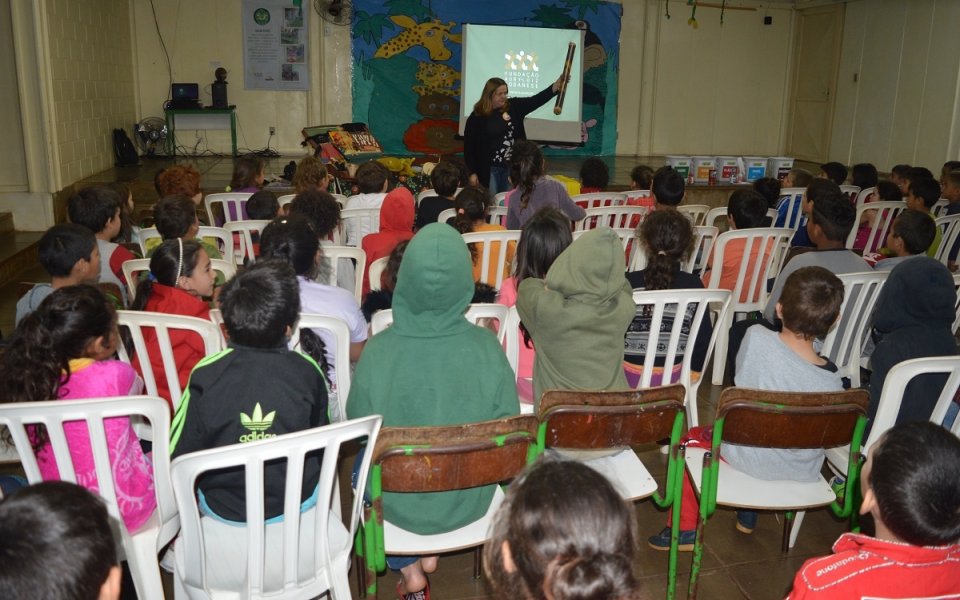 Programa Roda de Leitura proporciona momentos de contação de histórias e socialização