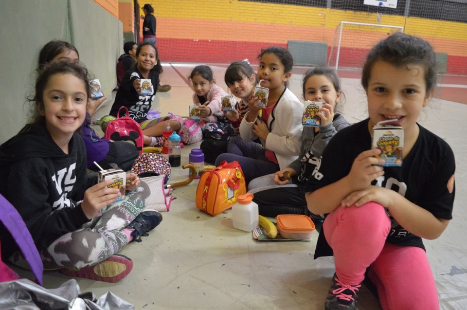 Alunos do grupo Vozes do Corpo conhecem Polícia Militar Ambiental em Chapecó (SC)