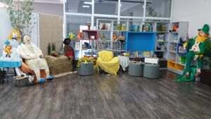 kombi itinerante da leitura proporciona momentos de socialização e educação