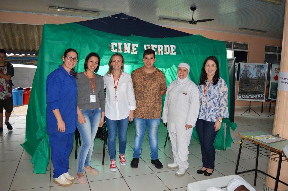 Empregados da Aurora Alimentos participam de Cinema Verde