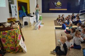 Educação ambiental e formação de novos leitores com os programas da FALB