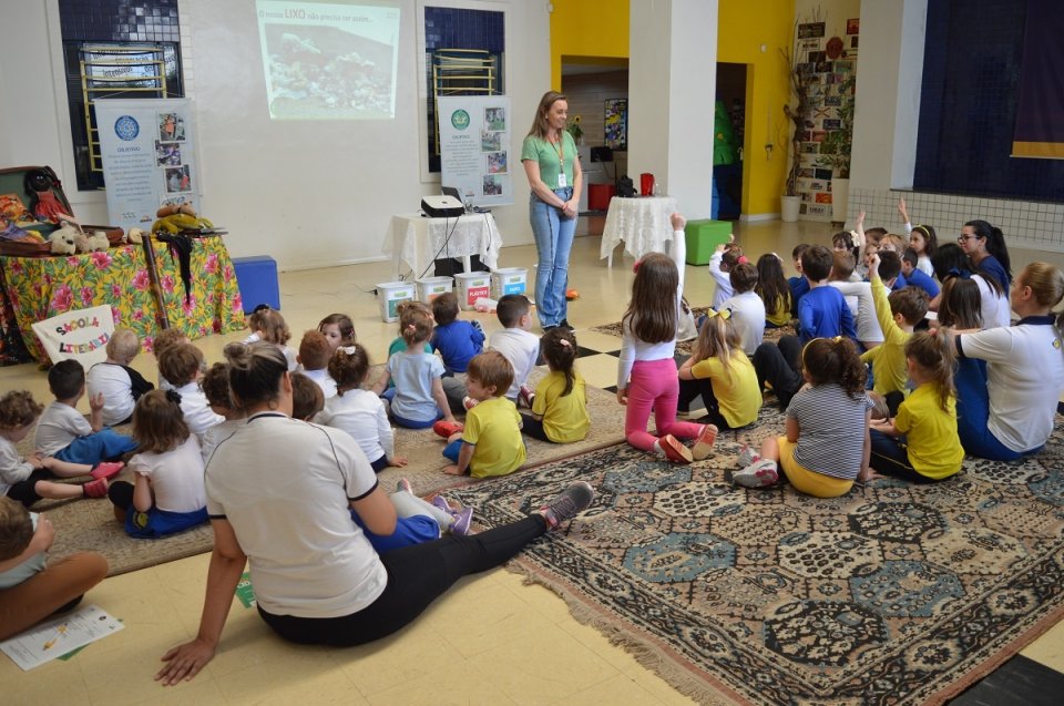 Educação ambiental e formação de novos leitores com os programas da FALB