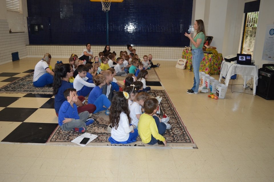 Educação ambiental e formação de novos leitores com os programas da FALB