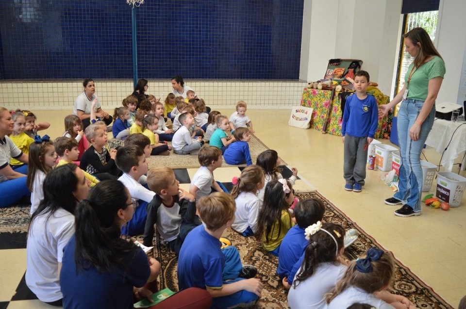Educação ambiental e formação de novos leitores com os programas da FALB