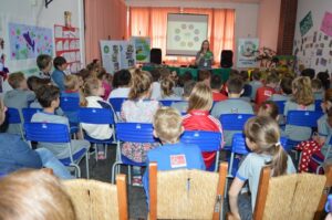 Educação ambiental e formação de novos leitores com os programas da FALB