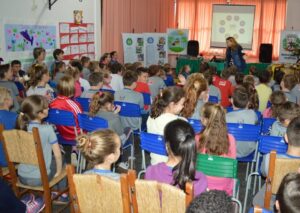 Educação ambiental e formação de novos leitores com os programas da FALB