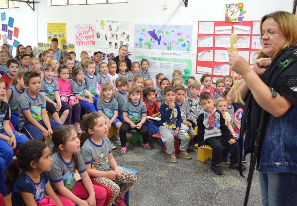 Educação ambiental e formação de novos leitores com os programas da FALB