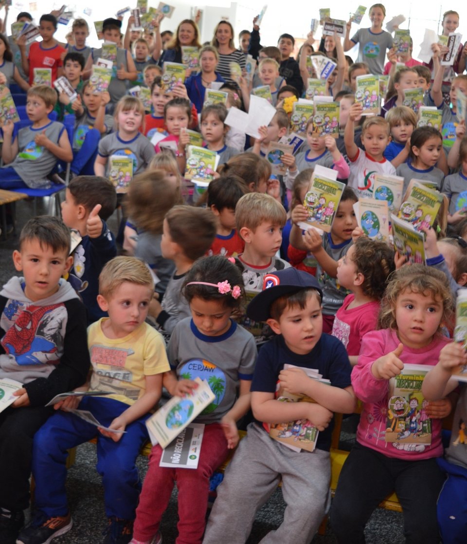 Educação ambiental e formação de novos leitores com os programas da FALB