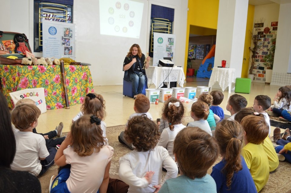 Educação ambiental e formação de novos leitores com os programas da FALB