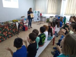 Ouvir e contar histórias estimula a imaginação e incentiva à leitura