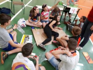 Voluntários realizam gincana Eco Cooperação em escola de Cunha Porã (SC)