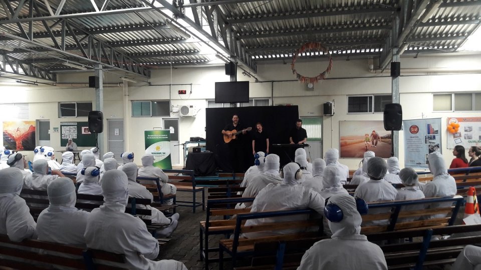 Espetáculo Multiplicando o Bem percorre Unidades da Aurora em Santa Catarina