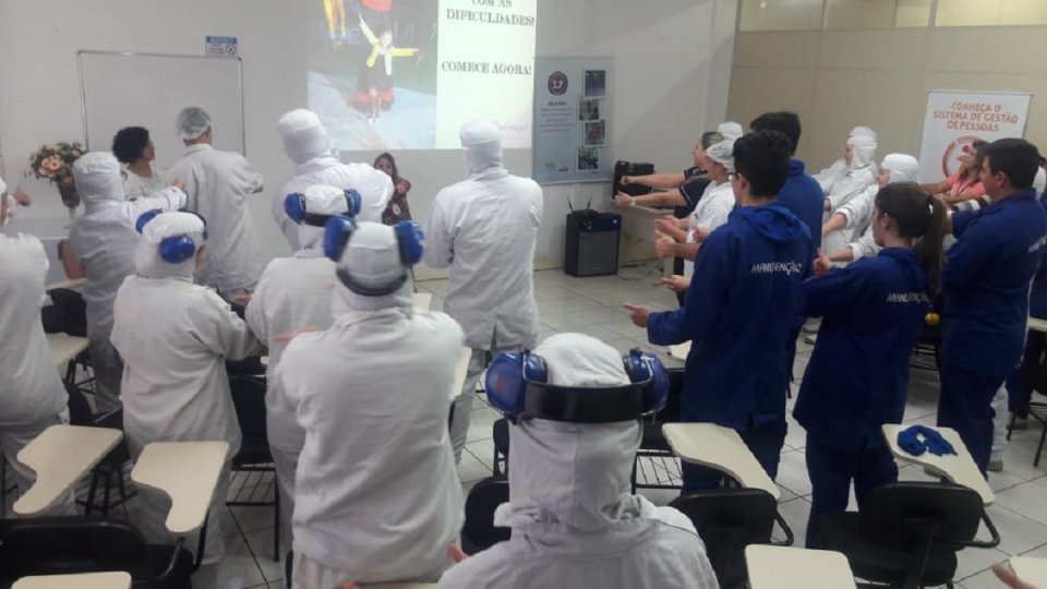 Empregados da Unidade da Aurora em Guatambu (SC) participam de palestra motivacional