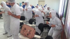 Empregados da Unidade da Aurora em Guatambu (SC) participam de palestra motivacional