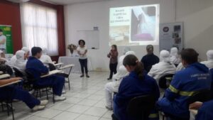 Empregados da Unidade da Aurora em Guatambu (SC) participam de palestra motivacional