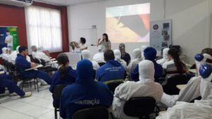Empregados da Unidade da Aurora em Guatambu (SC) participam de palestra motivacional