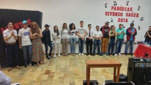Paródias da Prevenção é marcado por animação e sensibilização na Unidade da Aurora em Chapecó (SC)
