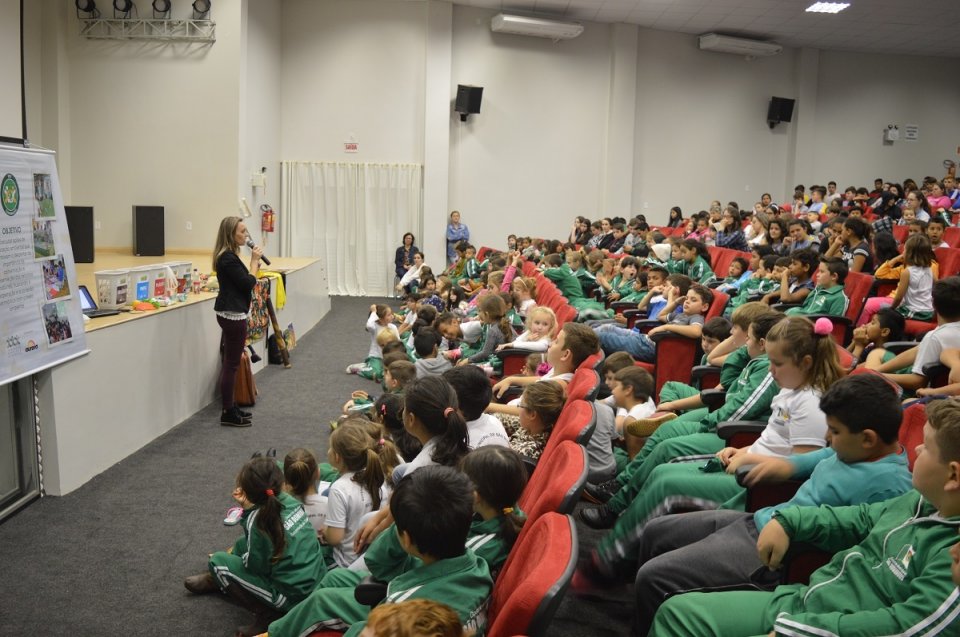 Eco Cooperação marca presença na Semana Nacional do Livro
