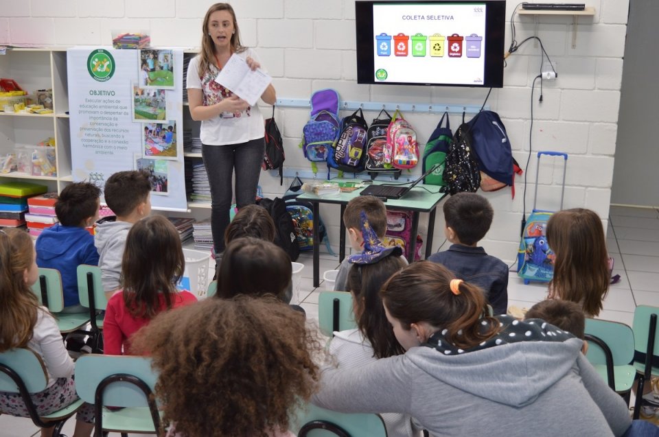 Eco Cooperação marca presença na Semana Nacional do Livro