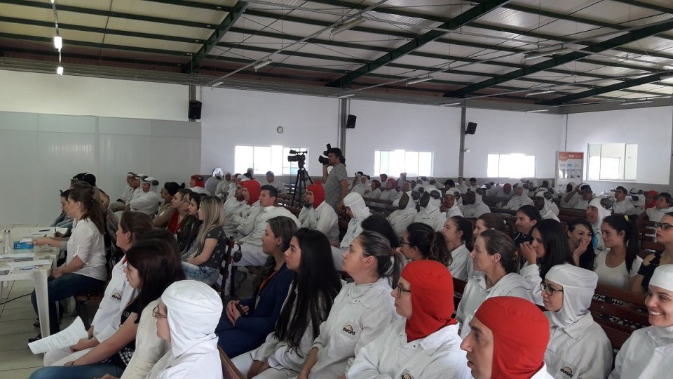 A dedicação foi contagiante nas equipes de “Paródias” na Unidade da Aurora em Chapecó (SC)