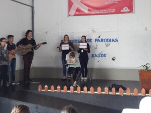 Quatro equipes da Unidade da Aurora em Xaxim (SC) abordaram o tema violência no Concurso de Paródias