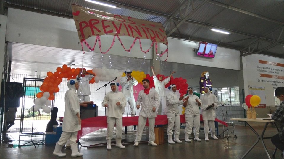 Cinco equipes realizam apresentação de “Paródias da Prevenção” na Unidade Aurora de Mandaguari (PR)