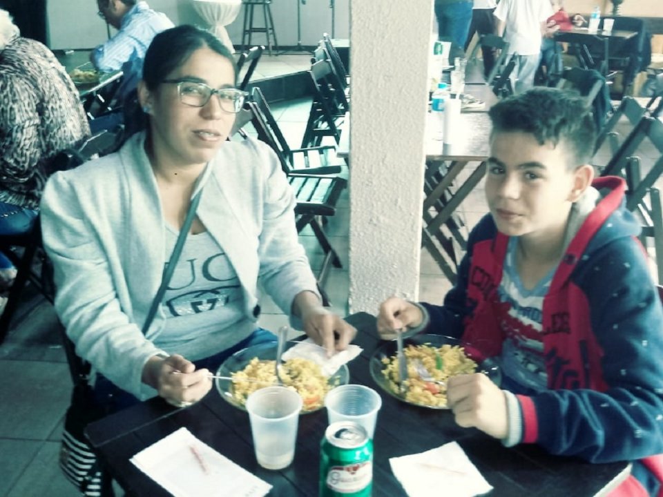 Voluntários da FALB auxiliam na I Paellada do GAPA