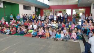 Equipe Rede da Cooperação constrói dois jardins sensoriais em instituições de Pinhalzinho (SC)