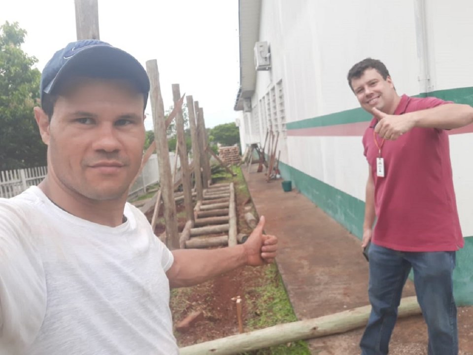 Equipe Rede da Cooperação constrói dois jardins sensoriais em instituições de Pinhalzinho (SC)