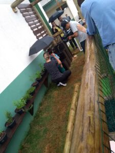 Equipe Rede da Cooperação constrói dois jardins sensoriais em instituições de Pinhalzinho (SC)